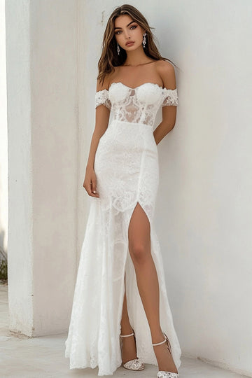 Robe de mariée en dentelle blanche à épaules dénudées avec fente